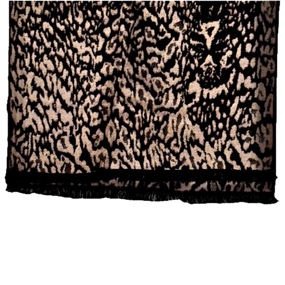 😊 Cashmere Blend Winter Scarf Cheetah Animal Print Neck Warmer - Picture 3 of 5
